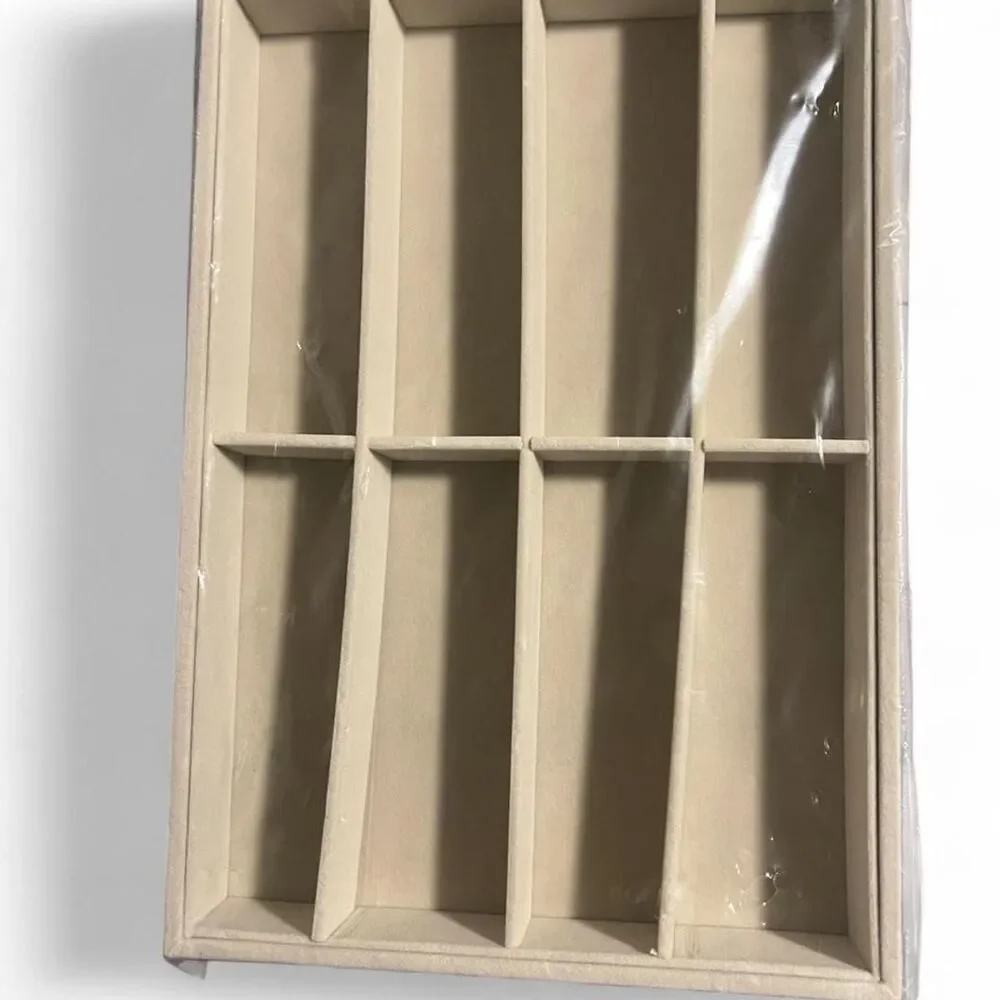 NWOT Tan and Cream Storage-and-organisation